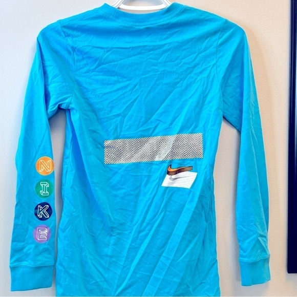 Nike‼️Big Kids Sportswear Relaxed Fit Printed T-Shirt Baltic Blue L shirt - Picture 6 of 6